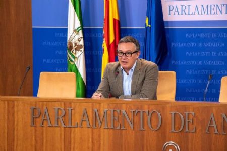 El portavoz de Vox en el Parlamento de Andalucía, Manuel Gavira, este miércoles en rueda de prensa