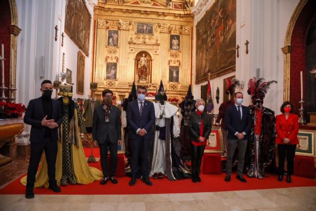 Los Reyes Magos de Málaga lucirán en la cabalgata trajes diseñados por el malagueño Jesús Segado