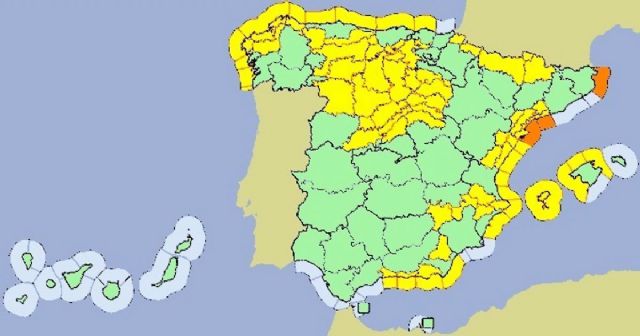 Mapa con los avisos activados por la Aemet para este martes 4 de enero de 2022 en Andalucía