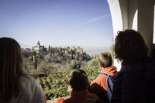 Programa de visitas en familia a la Alhambra