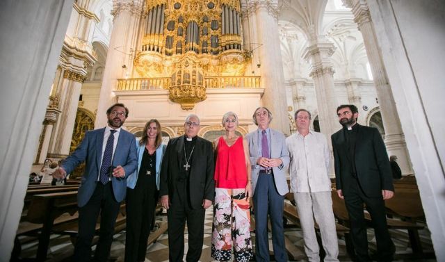  La consejera Patricia del Pozo visita el órgano de la Epístola de la Catedral de Granada, que va a ser restaurado
