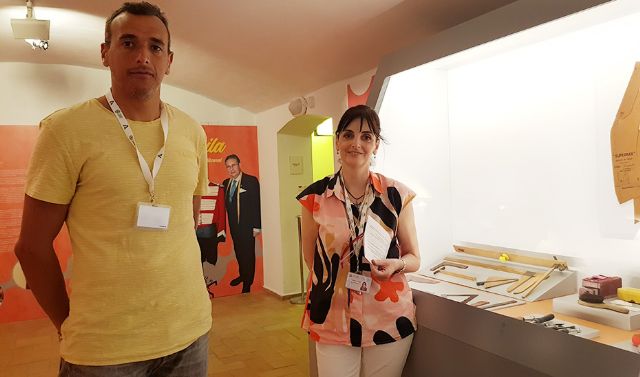 Rafael Rodríguez Obando y Elena Hernández de la Obra, en las instalaciones del Museo de Artes y Costumbres Populares de Sevilla