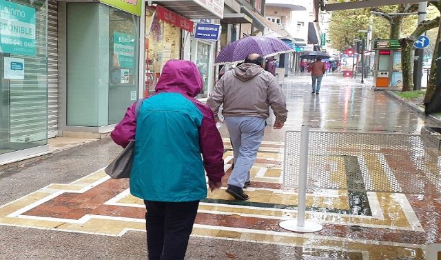 Calle de Jaén en día de lluvia