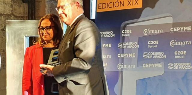 Mayte Pérez entrega el Premio Empresa honorífico